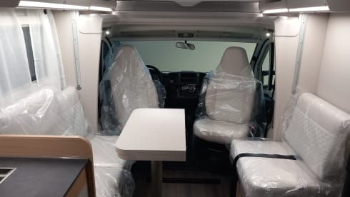 Adria Matrix 650 dl con letti gemelli posteriore che diventa letto unico 