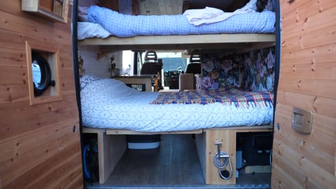 Sally Vanzilla – Handcrafted Citroën Relay Camper – Sleeps 4, Off-Grid Ready