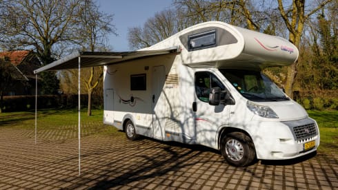 Beautiful 6 pers. + 2 * air conditioning Challenger Alcove motorhome