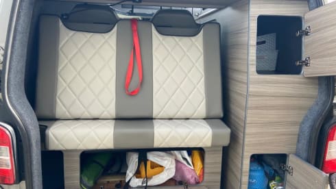 Camper di lusso VW T5 Automatic con 4 cuccette