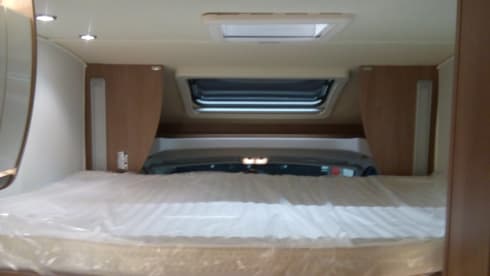 Top class, fresh, luxuriously equipped 4 pers. Burstner Iyseo.