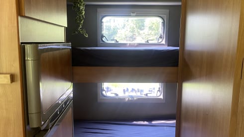 Tante Corrie – 6p Ford Alcove from 2008