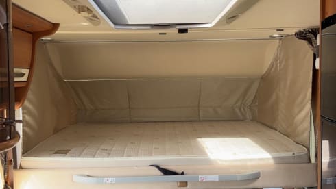 Hymer-Wohnmobil für 4 Personen, integriert ab 2015