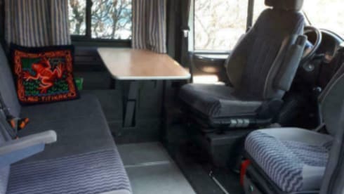 Nuggie – Go on an adventure with our nice Ford Nugget