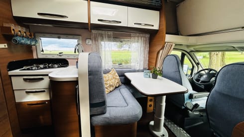 Ariël – Haus auf Rädern! Fiat Alcove mit 4 Sitzen aus dem Jahr 2013