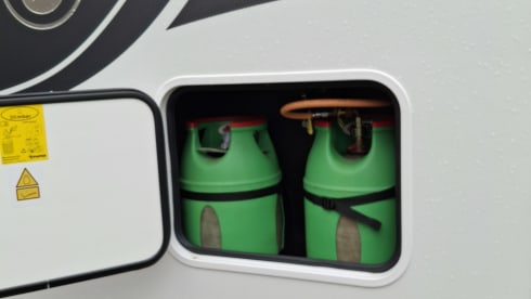 4p Benimar semi-integrated uit 2023