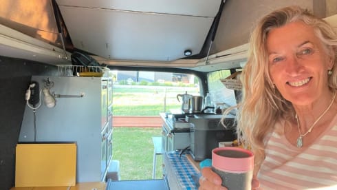 Menoenie – 4-person Volkswagen camper van