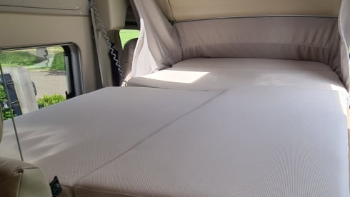 Knaus Boxstar – Beautiful 3/4 person bus camper