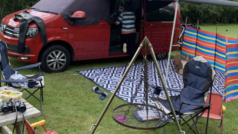Tracey – Big VW Transporter - sleeps 4 + a child