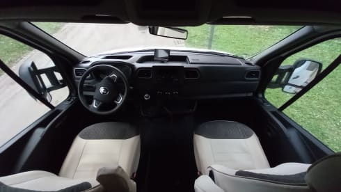 Raumwunder  – Maple Canada AD