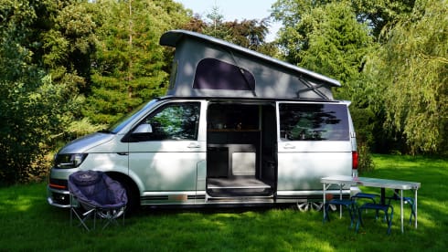 Miles – Miles, der luxuriöse Volkswagen Pop-Top-Wohnmobil mit 4 Schlafplätzen