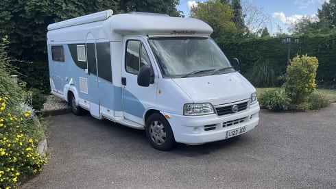 Blue – 4 berth Dethleffs   2004