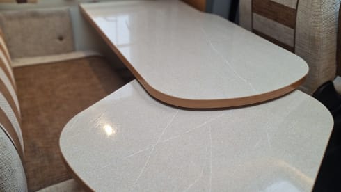 De Vrijbuiter – 2p Bürstner halbintegriert ab 2011