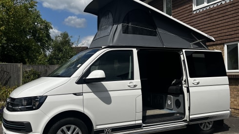 Mowgli – 4 berth VW Camper - Awning, Kitchen Unit & BBQ included