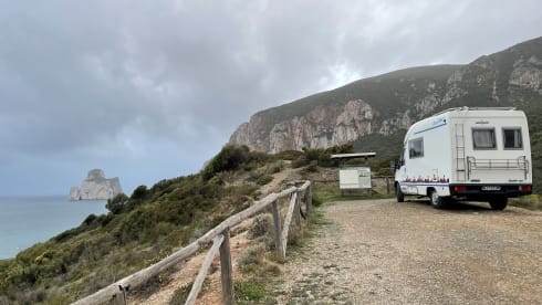 Lukanoir  – Compact, manoeuvrable top-class motorhome perfect for couples