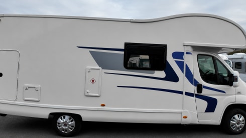 6 berth Swift alcove from 2017