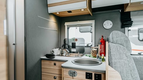 H12 – Fiat Dethleffs Just 90 Ideal family van or 2 couples