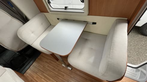 705 Maess Sunline A725 – 6p Giottiline alcove from 2010