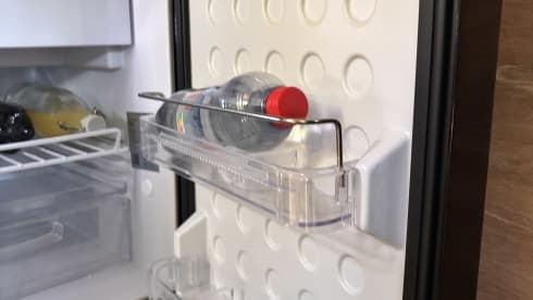 Blue – 2p Renault campervan uit 2008