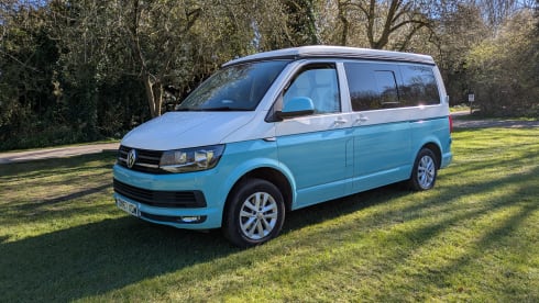 Georgie – Georgie- Our lovely 4 berth Volkswagen campervan
