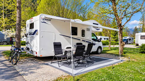 DISCOVER EUROPE IN COMFORT – VOLLAUSSTATTUNG | UNBEGRENZTE KILOMETERZAHL | 6 SCHLAFZIMMER | RIMOR SEAL 5 GOLD