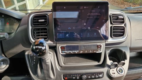 Luxury Malibu bus camper from 2022 for 2 pers
