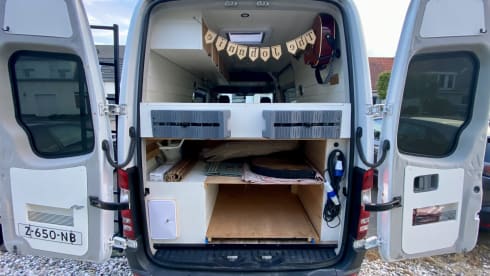 The Johnnie – Off-grid Mercedes Sprinter self-build camper