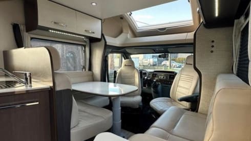 5p Benimar semi-integrated uit 2012