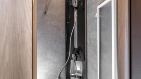 Moby – Luxury 5-person campervan 2024 - automatic + Wi-Fi option