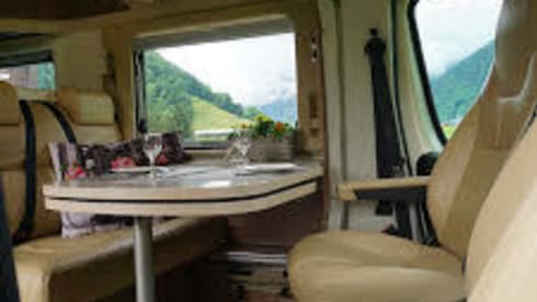 Vanity; chique met klasse. In stijl op reis! – Eitelkeit; schick mit klasse. Stilvoll reisen! 4 Schlafplätze!