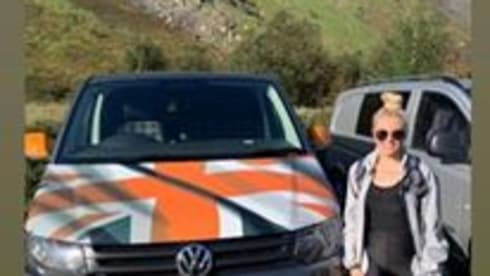 Arnold – "Arnie" T5 Volkswagen 2 Birth Campervan (5 Seater Fully Insured)