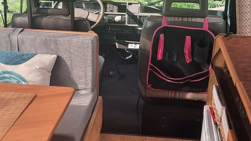 Green 2 – 🚐 Green 2 – Il Nonno dei Camper… ma con il Cuore Caldo e il Frigo Freddo! 🌍