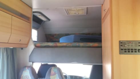 reliable 6-person camper from the A brand knaus with air conditioning