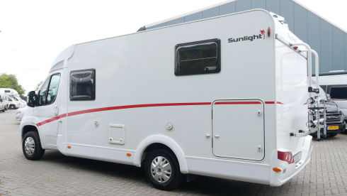 Sunlight V66, 6.70 Meter, Lengtebedden, XL Garage