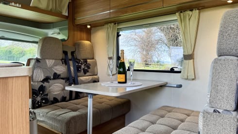 Molly – 6 berth Swift alcove from 2011