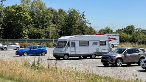 Camper2Go – 5p Hymer Integral from 1997, possibly with bicycles