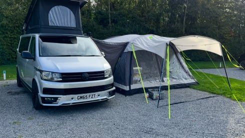 The Onyx – 4 Berth, 5 Seater, VW T6 Highline Campervan