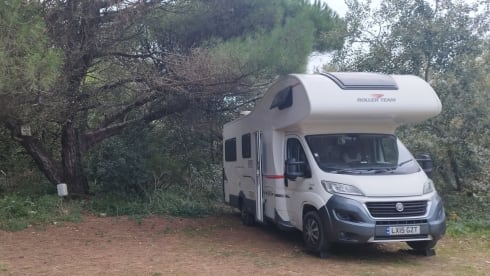 Samantha – Luxury 6 Birth 746 Rollerteam Motorhome