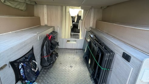 Fiat Livingstone Duo XL with electric lifting bed (3 sleeping places)