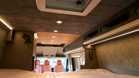 THUNDER – Stunning 2022 Luxury VW Crafter sleeps 4 - Liverpool