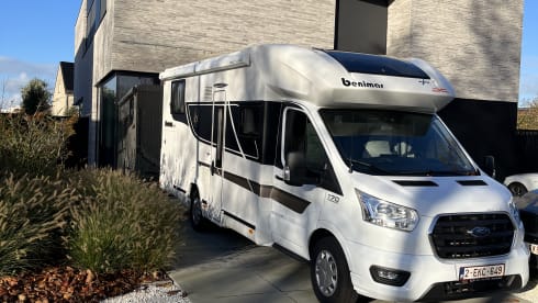 4p Benimar semi-integrated uit 2023