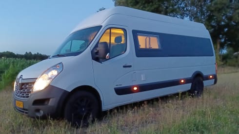Buscamper – 2 person Renault bus from 2019