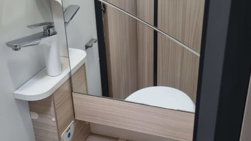 Home away from home – Ultimate enjoyment for 2 - off-grid, winter sports, euro6, built in 2019