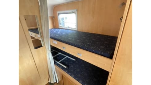 Family camper with bunk bed, 6 persons - Sunlight Alcove from 2009