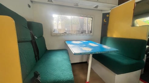 Your heart is the Light of this World – 4p Renault bus uit 2000