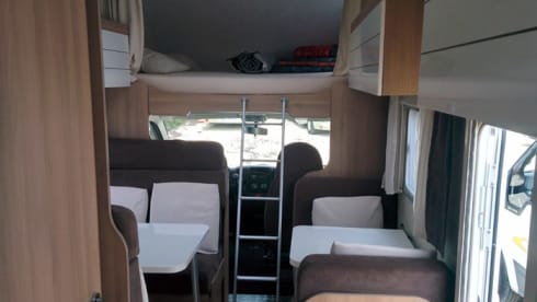 Mobile home with 6 sleeping places - My home is where my camper is