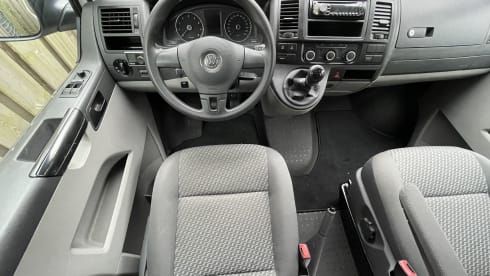 Mammoet – 4p Volkswagen campervan uit 2014