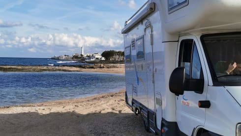 Mizar – Large camper with 2 double beds to travel all over Sardinia