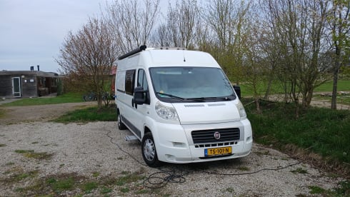 ijsbreker – 3p Adria Mobil bus uit 2008