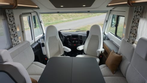 4p Adria Sonic plus 700 from 2023